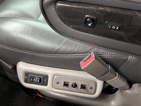 Used 2018 GMC Savana 3500 Extended RWD image 49