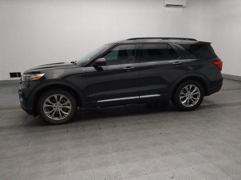 Used 2022 Ford Explorer XLT w/ Equipment Group 202A RWD image 2