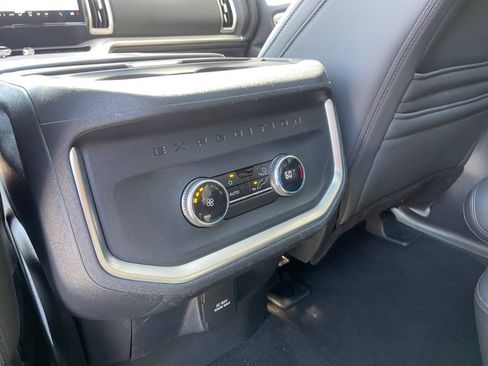 Used 2025 Ford Expedition Active AWD/4WD image 12