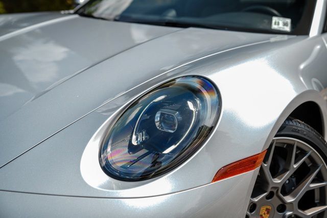 Used 2025 Porsche 911 Carrera RWD image 4