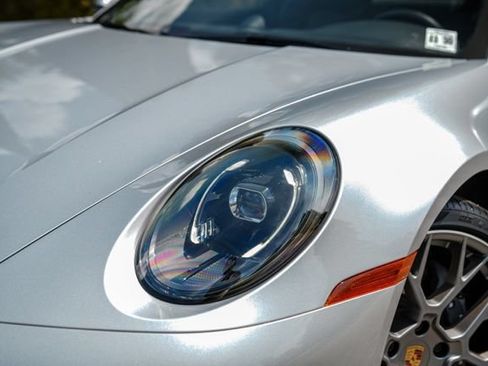 Used 2025 Porsche 911 Carrera RWD image 4