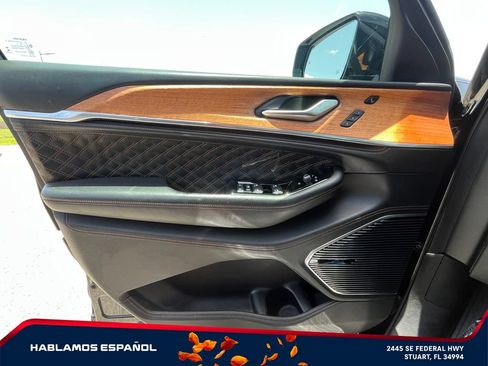 Used 2021 Jeep Grand Cherokee L Summit AWD/4WD image 25