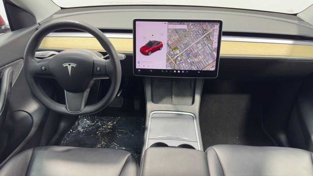 Used 2021 Tesla Model Y Long Range AWD/4WD image 18