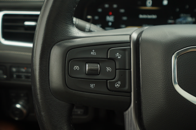 Used 2023 GMC Yukon Denali Ultimate AWD/4WD image 14