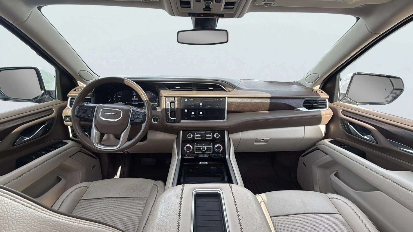 Used 2022 GMC Yukon XL Denali AWD/4WD image 9