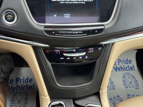 Used 2019 Cadillac XT5 Luxury FWD image 17