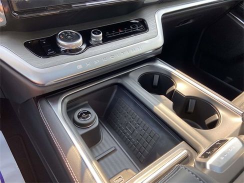 New 2025 Ford Expedition Max Platinum w/ Driver's Package image 21