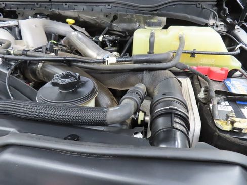 Used 2022 Ford F350 Lariat w/ Black Appearance Package AWD/4WD image 28