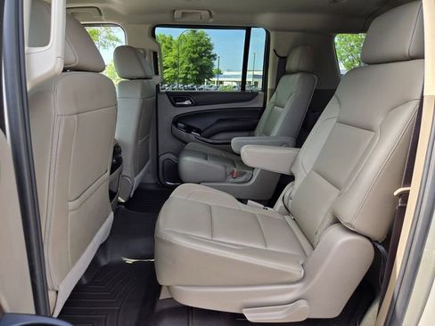 Used 2017 Chevrolet Suburban LT image 12