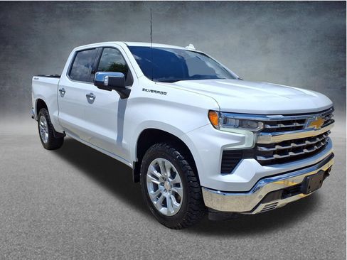 Used 2025 Chevrolet Silverado 1500 LTZ AWD/4WD image 4