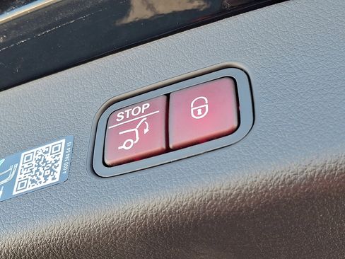 Certified 2026 Mercedes-Benz GLC 300 4MATIC image 31