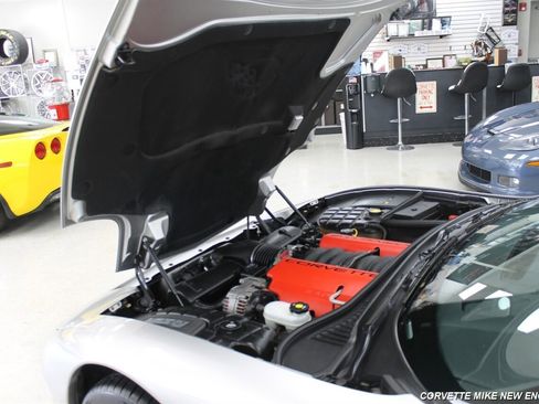Used 2004 Chevrolet Corvette Z06 w/ Memory Package RWD image 35