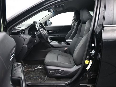 Used 2023 Toyota Venza LE image 23