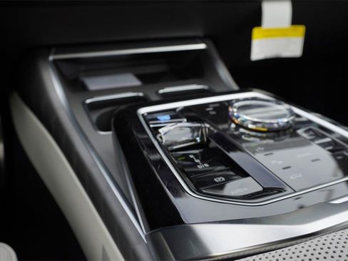 New 2024 BMW i7 xDrive60 image 5