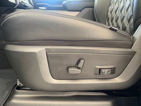 New 2022 RAM 2500 Big Horn w/ Level C Equiment Group image 38