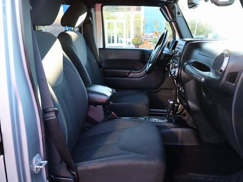 Used 2016 Jeep Wrangler Unlimited Sport image 16