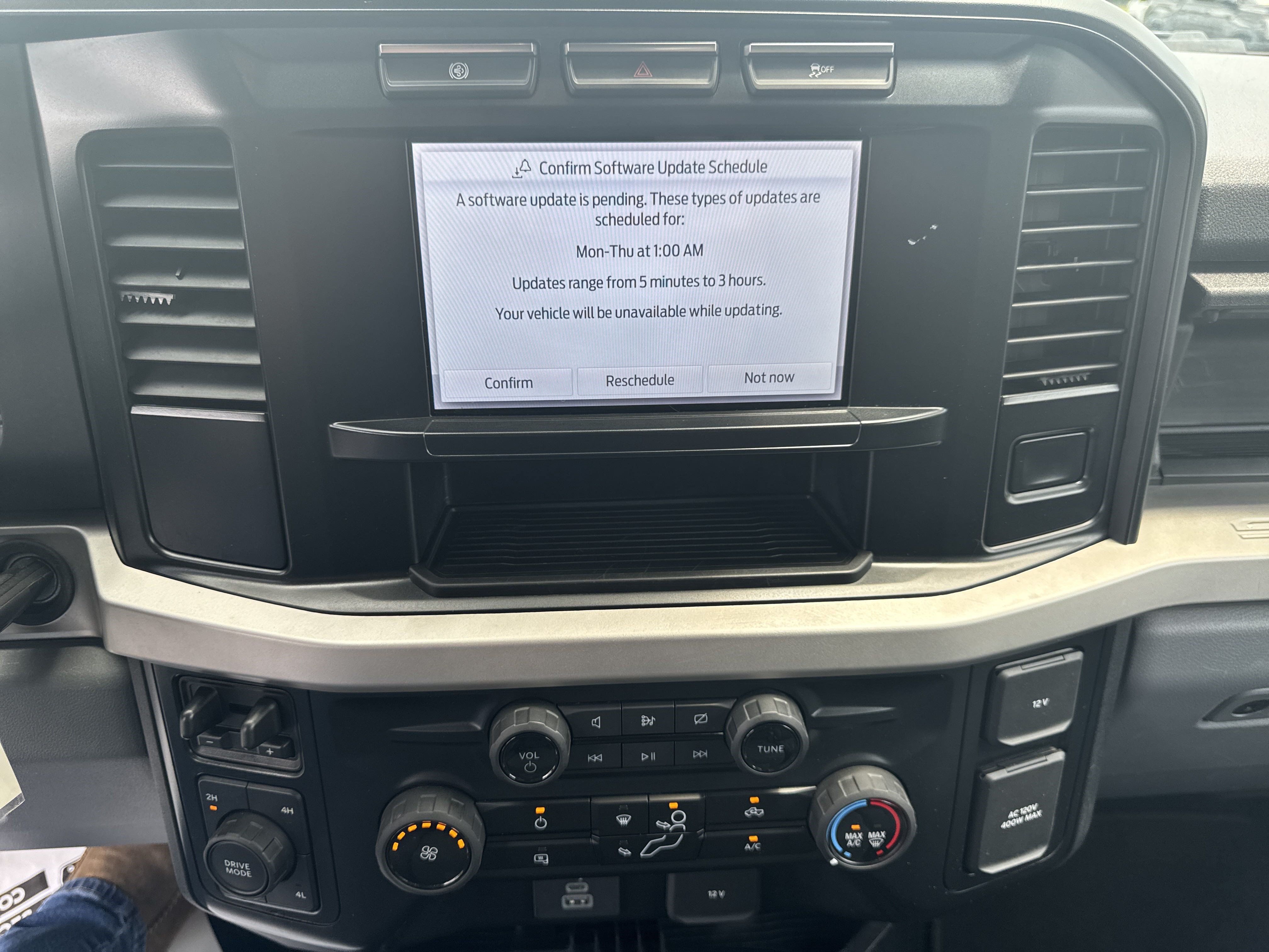 Used 2024 Ford F350 XLT AWD/4WD image 18