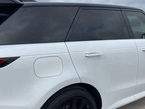 Used 2025 Land Rover Range Rover Sport Dynamic SE image 5