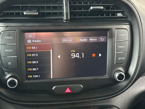 Used 2023 Kia Soul LX w/ LX Technology Package FWD image 20