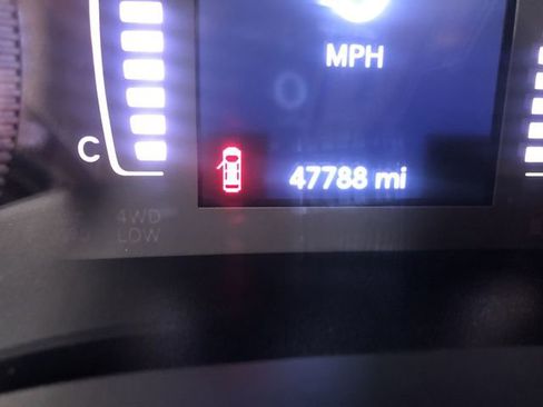 Used 2022 Jeep Cherokee Latitude image 18