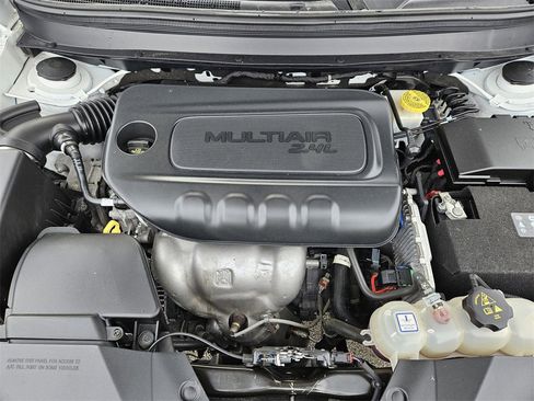 Used 2023 Jeep Cherokee Altitude Lux image 21