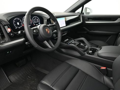 New 2026 Porsche Cayenne Coupe image 4