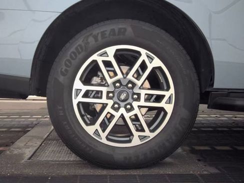 Used 2025 Ford Expedition Active RWD image 5