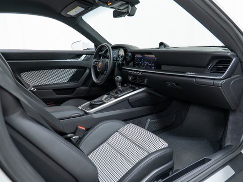 Certified 2024 Porsche 911 Carrera S RWD image 36