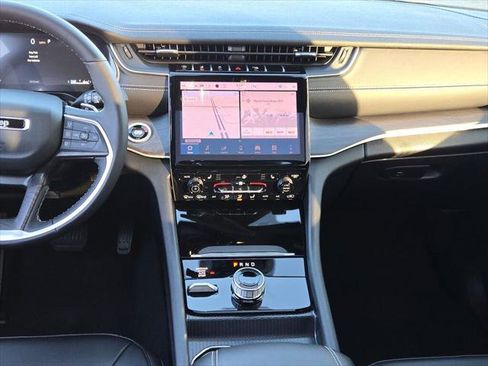 New 2025 Jeep Grand Cherokee Limited w/ Black Appearance Package image 20