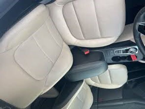 Used 2022 Ford Escape SEL image 3