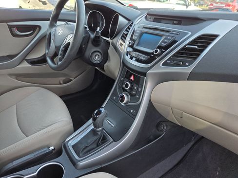 Used 2014 Hyundai Elantra SE w/ Option Group 02 image 14
