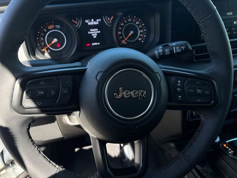 Used 2025 Jeep Wrangler Sport S image 27