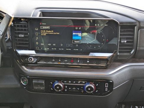 Used 2025 GMC Sierra 1500 SLT image 18