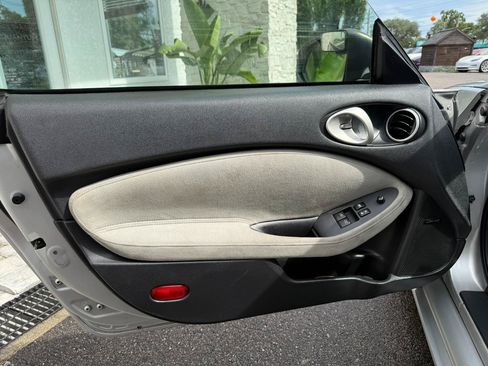 Used 2009 Nissan 370Z Touring w/ Aerodynamics Pkg RWD image 20