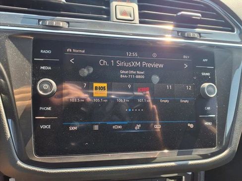 Used 2021 Volkswagen Tiguan SE w/ Panoramic Sunroof Package image 14