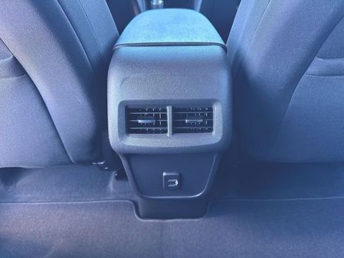 Used 2021 Chevrolet Equinox LT image 20