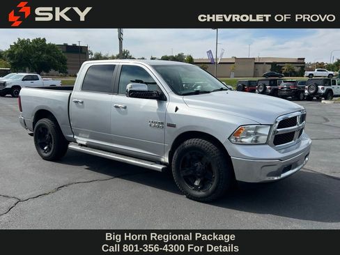 Used 2018 RAM 1500 Classic SLT image 4