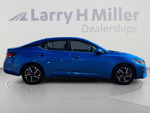 Used 2024 Nissan Sentra SV FWD image 6