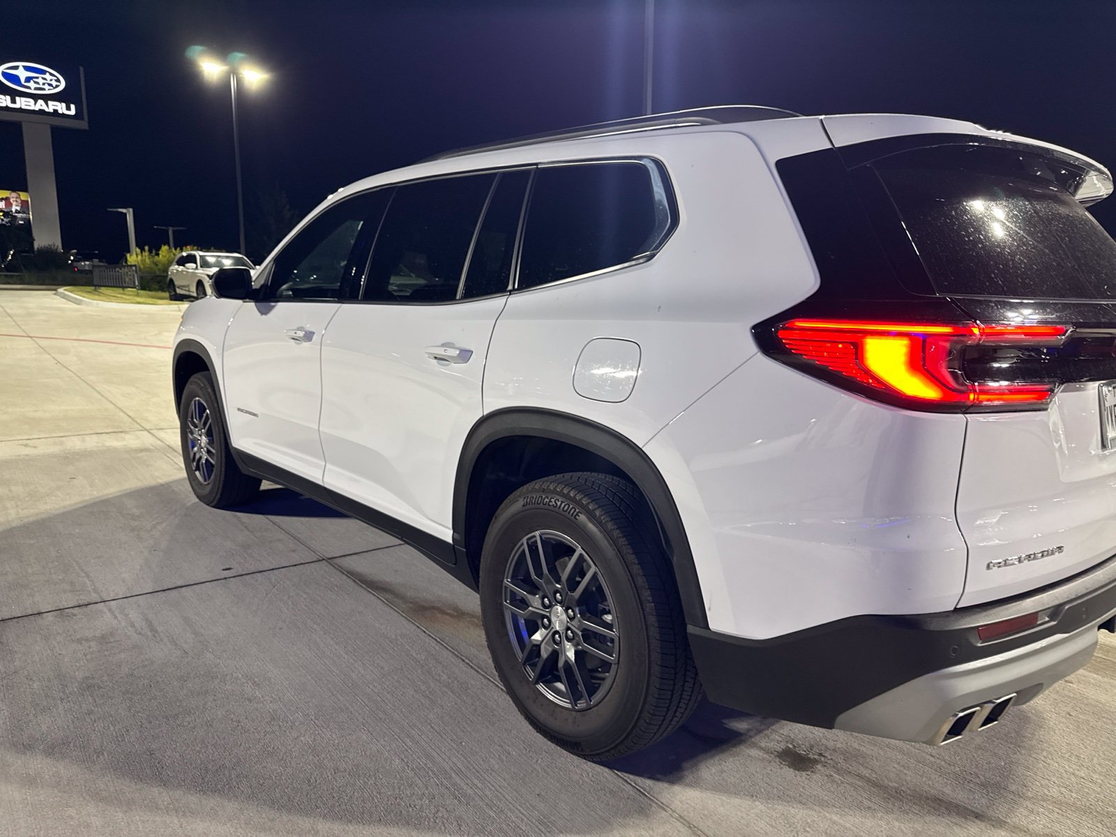 Used 2025 GMC Acadia Elevation FWD image 6