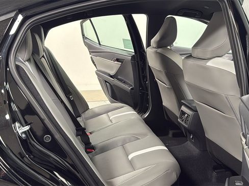 New 2026 Toyota Camry Hybrid image 17