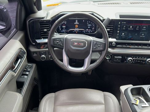 Used 2025 GMC Sierra 1500 SLT AWD/4WD image 10