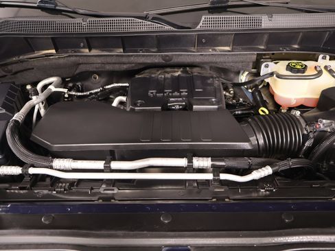 Used 2021 Chevrolet Silverado 1500 LT AWD/4WD image 19