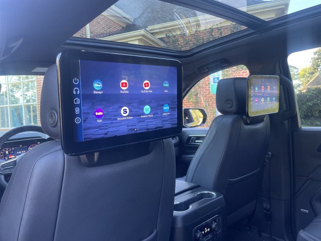 Certified 2025 Chevrolet Suburban RST w/ Advanced Technology Package AWD/4WD image 26