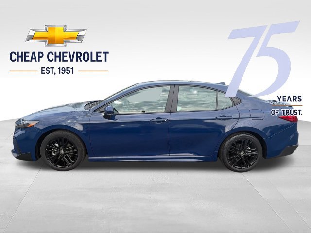 Used 2026 Toyota Camry SE FWD image 2