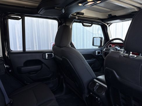 Used 2022 Jeep Wrangler Unlimited Rubicon w/ LED Lighting Group image 50