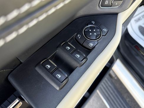 Certified 2020 Ford Expedition Platinum image 11