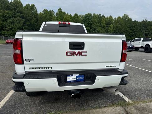 Used 2019 GMC Sierra 2500 Denali w/ Duramax Plus Package AWD/4WD image 13