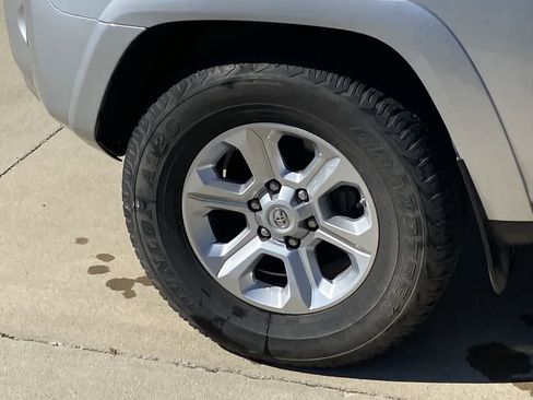 Used 2021 Toyota 4Runner SR5 image 12