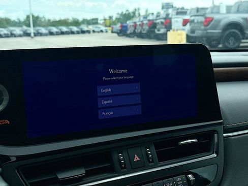 Used 2024 Lexus ES 300h w/ Technology Package FWD image 13