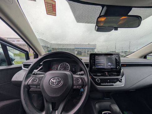Used 2022 Toyota Corolla LE FWD image 10